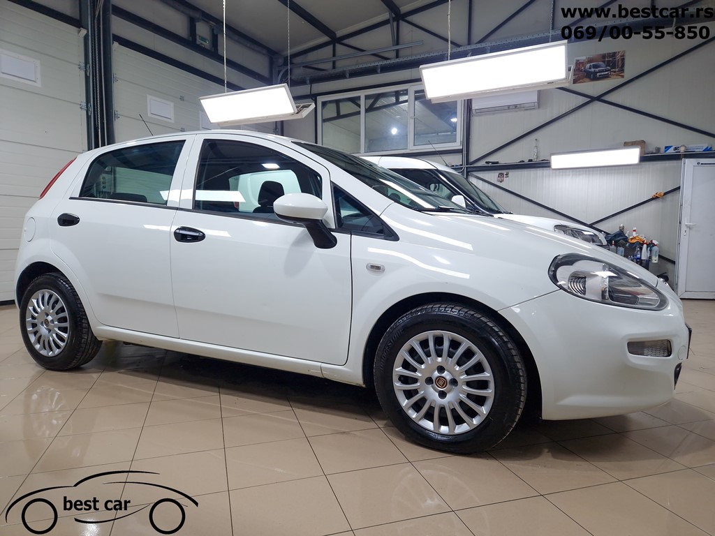 Fiat Grande Punto 4 Sedista N1